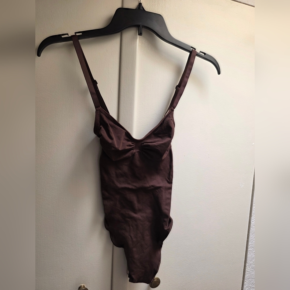 SKIMS Seamless Sculpt Bodysuit 🧡 Low Back Thong Small NWOT